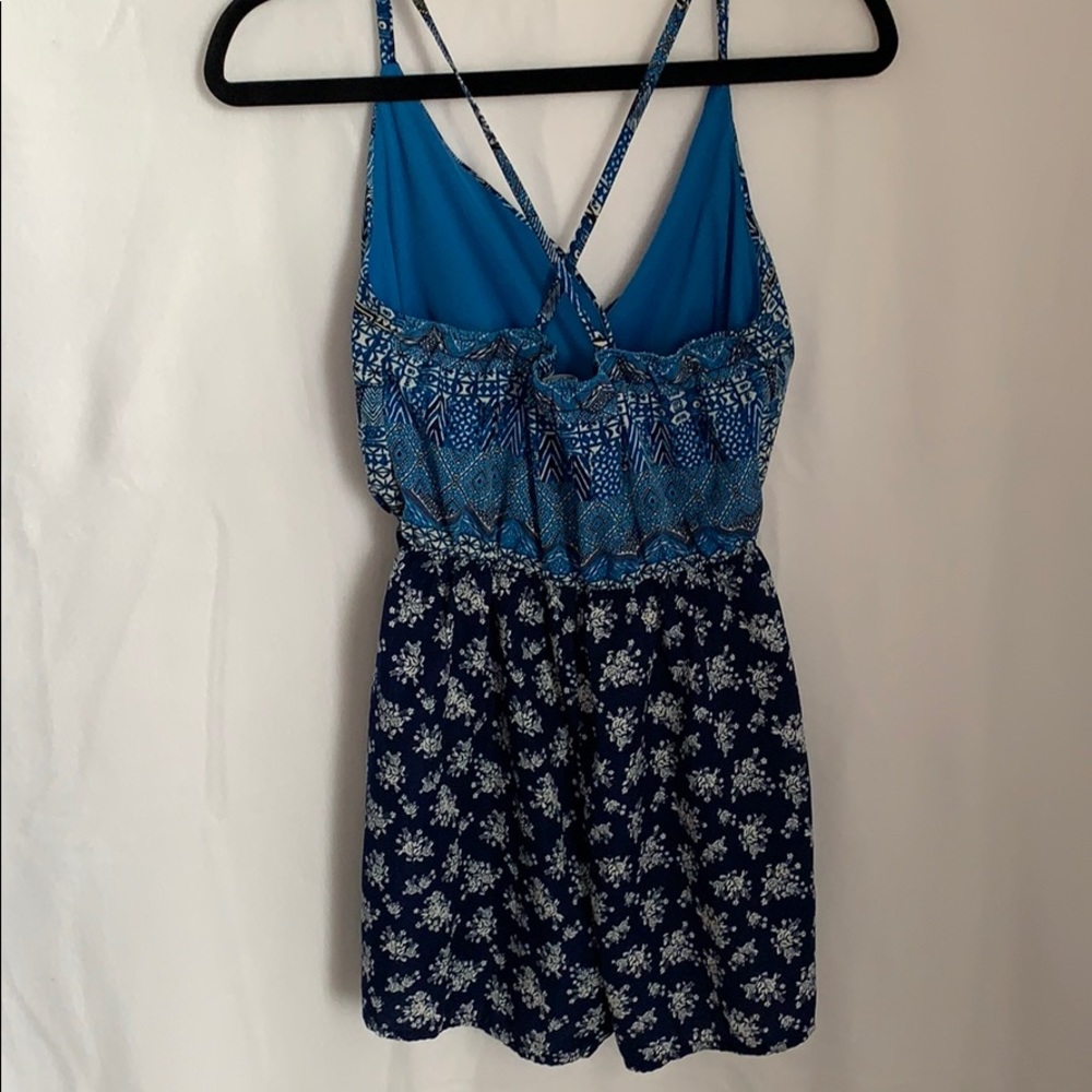 Blue mixed pattern romper with slit front🌊 - Picture 10 of 11